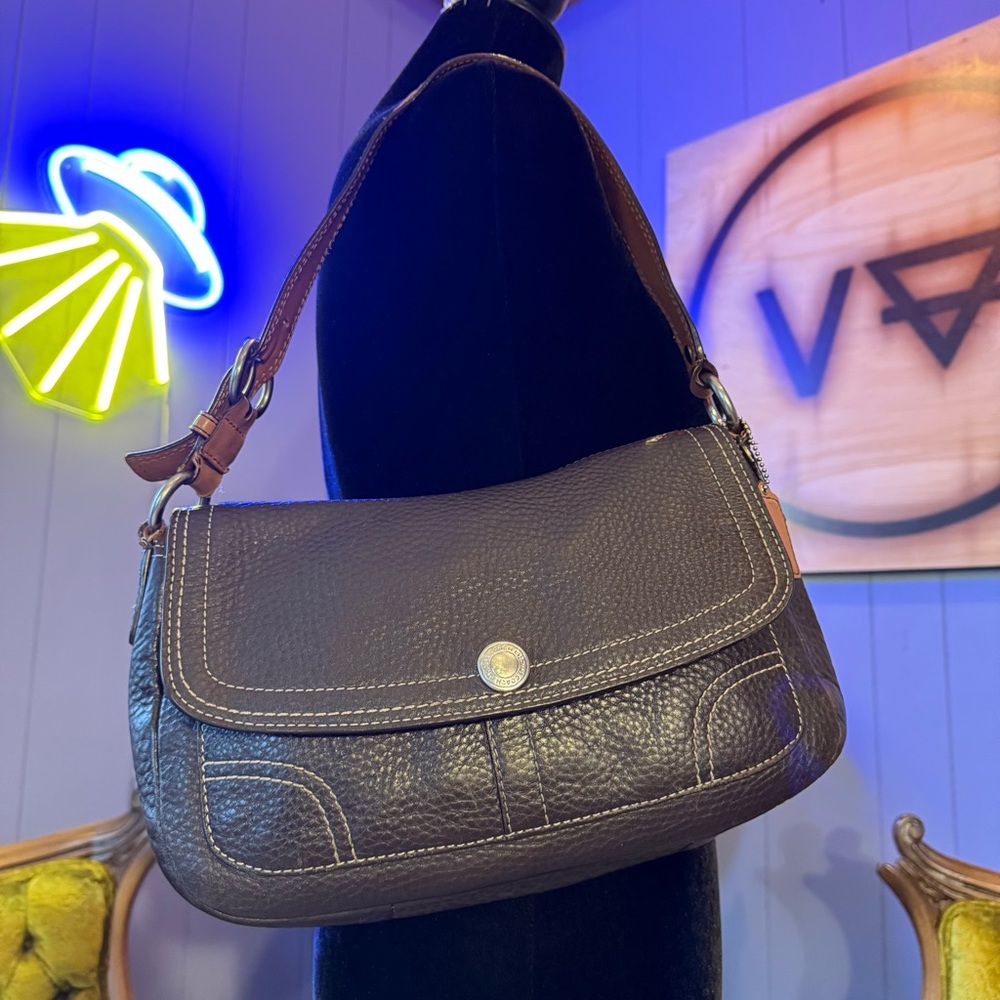 ❌SOLD🏷️Vintage COACH Brown Pebble Leather Shoulder Bag, "Chelsea" Flap Bag - Picture 2 of 12